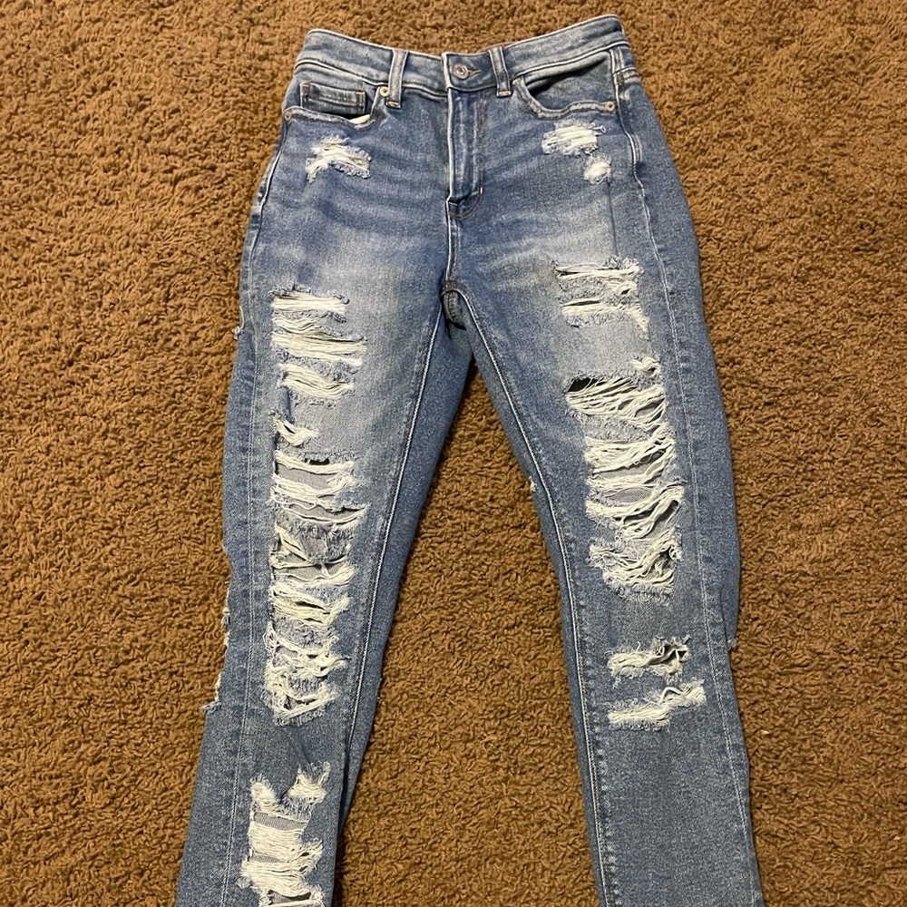 American Eagle sz 00 super distressed jeans